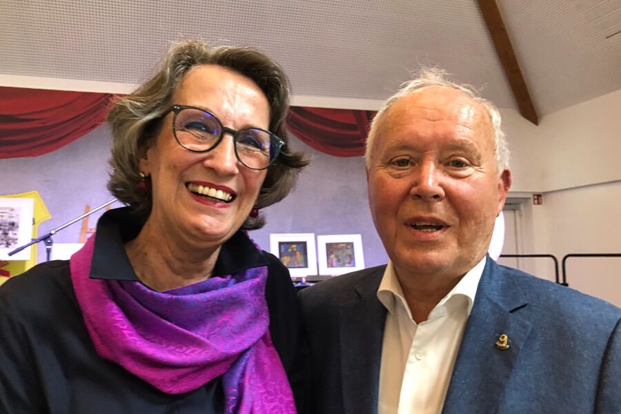 Gründungspräsidentin mit Ehrenmitglied Bigalke