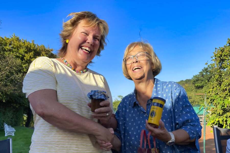 Präsidentin mit Führerin