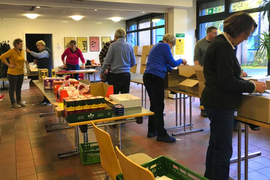 konzentriertes Einpacken