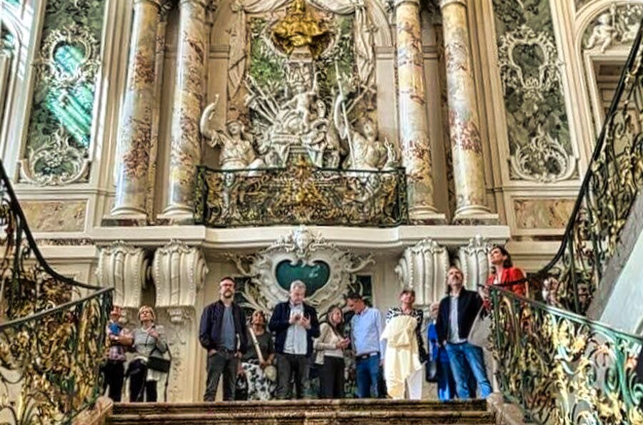 Lions im Treppenhaus